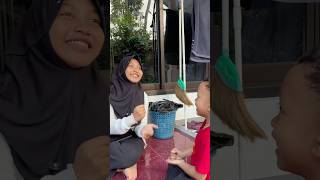 Download lagu DEMI MAKANAN ENAK RIKJUL BOCIL MAIN BATU KERTAS #shorts mp3