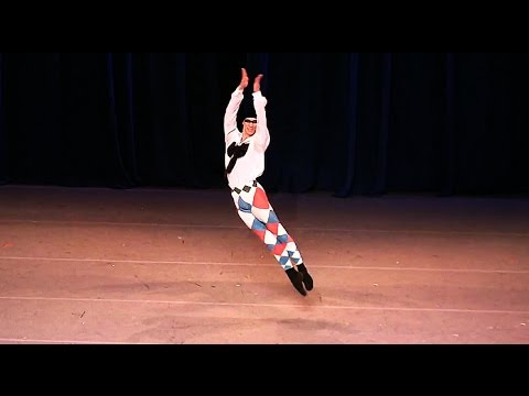 Alexey Popov as Harlequin with Anna Lavrinenko as Colombine