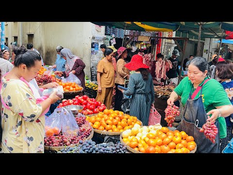 Exploring Cambodian Street Market Food Tour in Phnom Penh - The Best Breakfast, Snacks, Food & More 