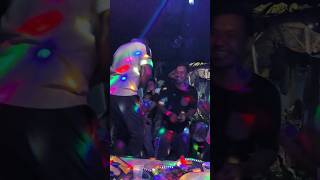 Download lagu Sumayaw yung nonchalant mong friend 🤣 #shorts #dance #fyp #shortvideo #viral #birthdaycelebration mp3