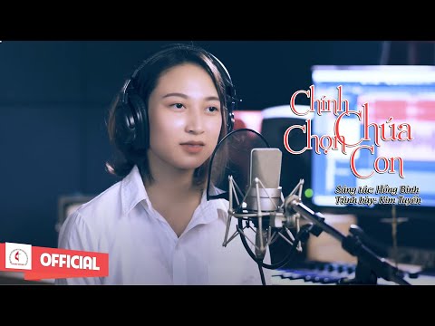Thể hiện bởi Kim Tuyến