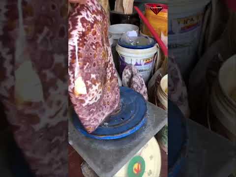 Đá cảnh độc lạ hoa văn cực chất 18kg [ V18121-1 ] giá 4.800k - 0921400999