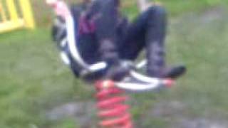 preview picture of video 'Hailey and me playing in a park in Manygates park ^^'