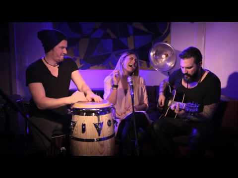 Avicii "Addicted to you" by Linda Teodosiu (Acoustic Version)