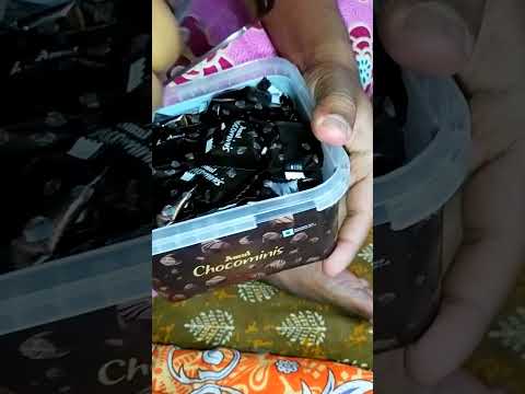Unboxing Amul Chocominis | #shorts #youtubeshorts #amul #amulchocominis #hungrylife #viral