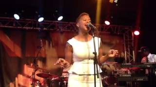 Chrisette Michèle - Pray Me Well (live IN Paris)