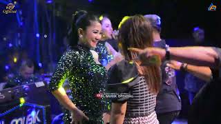 Download lagu CERITA ANAK JALANAN - SYAHLA AYU - BLMUSIK LIVE IN CINANGGA BAYAH mp3