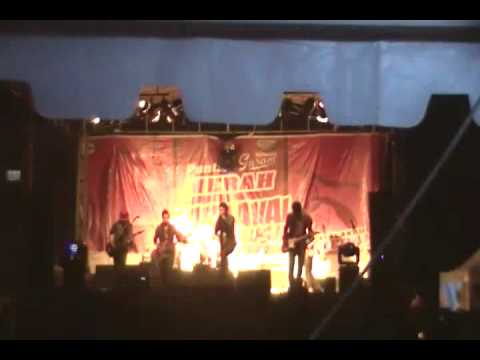 Thumbnail for Ef~Ef Band - Pejantan Tangguh (at Cilincing).avi by E.F. Band