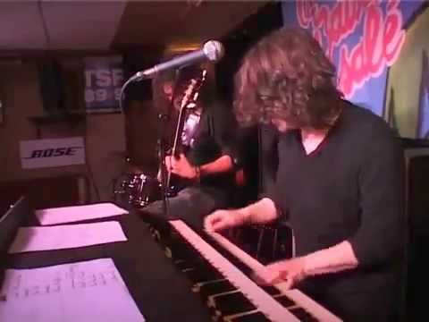 Heavy Hammond B3 playing in 'Night in Tunisia' by Thierry Eliez