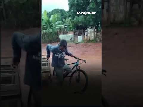 Motociclista e carro são arrastados por enxurrada durante forte chuva em Planaltina de Goiás