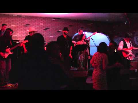 JORGE MORENO AT CELLAR DOOR HD " NEON MOON" LUZ DE LA LUNA "