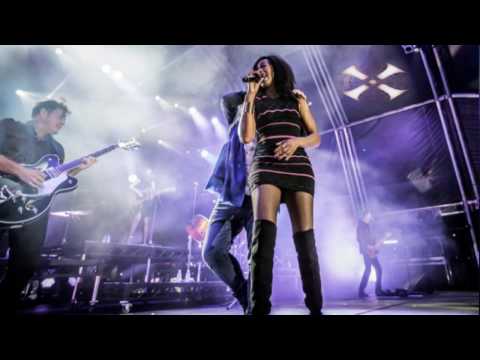 Simple Minds - Book of brilliant things - Live (vocal by Sarah Brown)