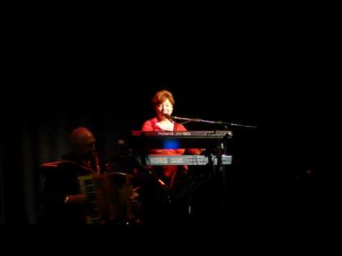 Moyra Fraser with Foster & Allen - Scottish Medley