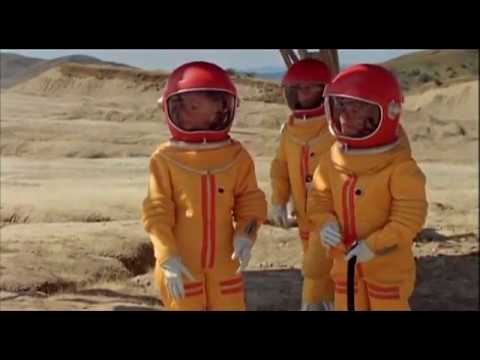 1976  "Im Staub der Sterne"  (In the Dust of the Stars) de Gottfried KOLDITZ (DDR Roumanie)