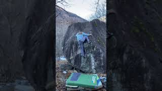 Video thumbnail of Problem 6 (Boulder 13, Centrale), 4. Chironico