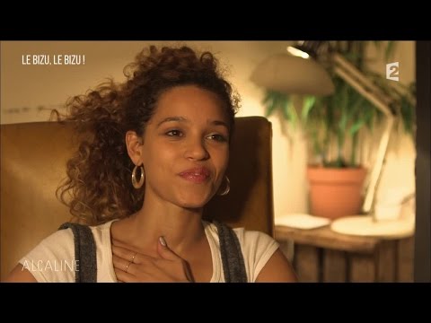 Alcaline, Les News du 04/10 avec Izzy Bizu