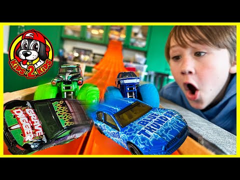 Monster Jam Race Cars & Monster Trucks TAG TEAM RACE