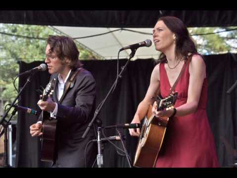 Gillian Welch and David Rawlings - Pancho and Lefty (09-27-1997)