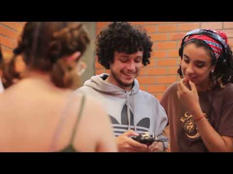 This is not a documentary Isso não é um documentário trailer thumbnail