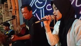 Download lagu Top Topan by Alvita Live Angkringan Cakra Wira... mp3