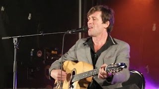 Thomas DUTRONC - "J'suis pas d'ici", avec Rocky Gresset (paroles en sous-titres)
