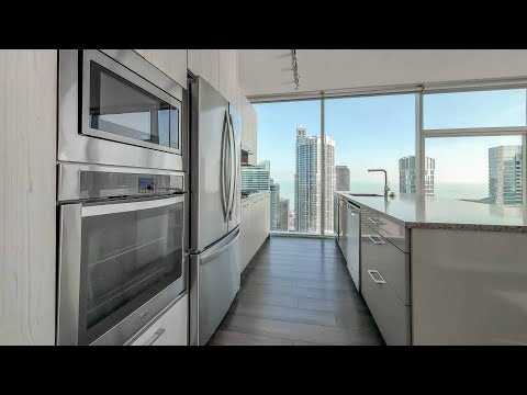 A Streeterville lake-view 3-bedroom, 2-bath CR05 at Optima Signature