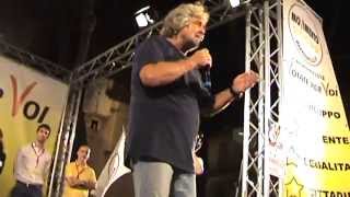 preview picture of video 'Beppe Grillo a Barcellona Pozzo di Gotto SICILIA - Movimento 5 Stelle (parte 3 di 4)'