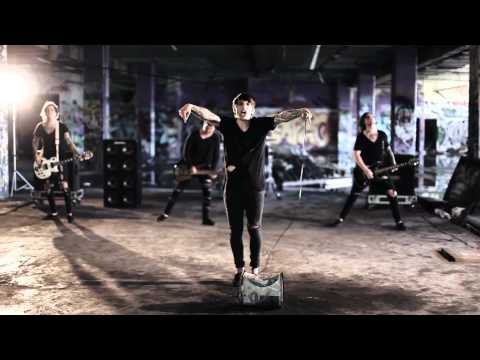 Capture The Crown - You Call That A Knife This Is A Knife!