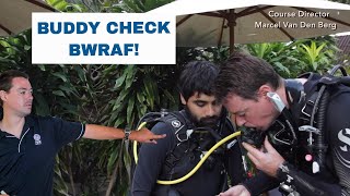 Buddy Check Scuba Diving • PADI Open Water Diver Course - Scuba Diving Tips