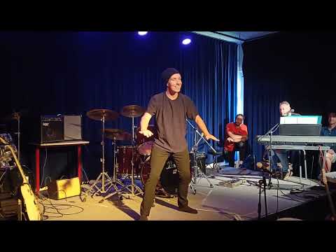 Interpretative Dance: Love Is All Around - Wet Wet Wet (2023)