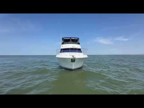 Carver 406 Motor Yacht video