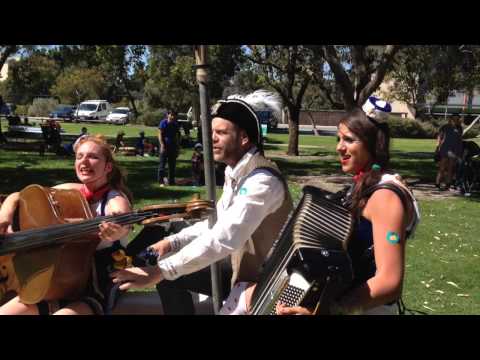 SPLISH SPLASH 3 mobile muso's in an electric bath tub