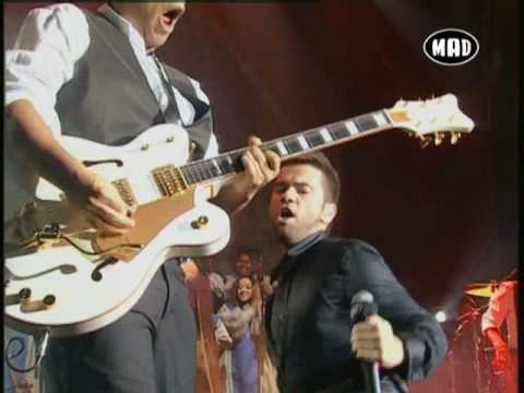 Onirama & Chicago Mass Choir - Santa Claus is coming to town