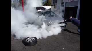 preview picture of video 'Huge Ford Focus Burnout'