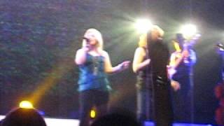 Kelly Clarkson &amp; Reba McEntire-Sweet dreams