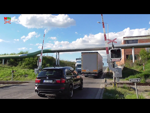 Železniční přejezd Chrudim město [P5007] - 2.5.2017 / Czech railroad crossing