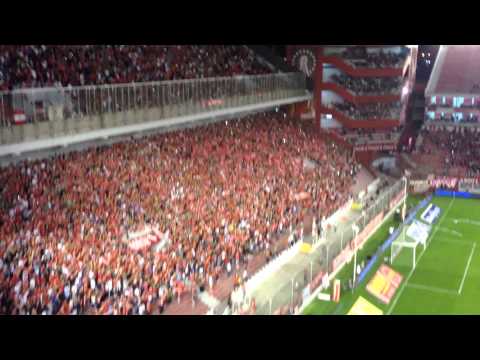 "Independiente 0-4 Velez Fecha 3 Recibimiento (2014)" Barra: La Barra del Rojo • Club: Independiente