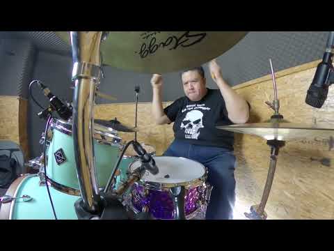 LEON KOIL - KENYATAAN DALAM DUNIA FANTASI