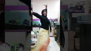 Download lagu BIARIN KANG // neng Iteung // jaipong ##jaipongan #short #shorts #biarinkang mp3