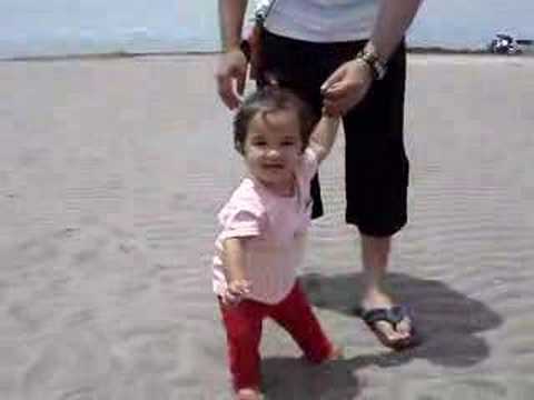 Hasunuma - Amrita walking on sand