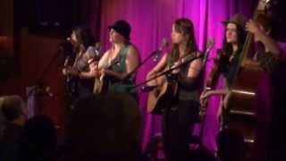 'Boston Town',Della Mae