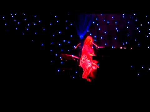 Tori Amos - Velvet Revolution (rare live) Frankfurt 2011