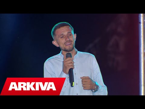 Roni Cani - Me beso (Official Video)