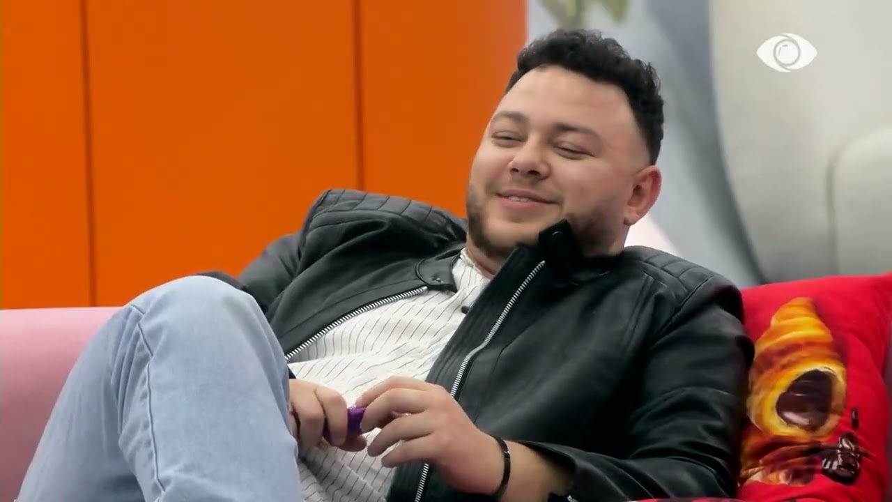 Mund të bëhesh miss këtu brenda/ Stenaldo hedh batuta, banorët bisedojnë për spektaklin e sfilatës