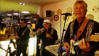 Fredys Evergreen Trio