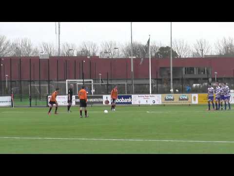 30 nov 2013 VV De Meern A1 - Xerxes DZB A1 com 1-3 Vrije trap Yassin