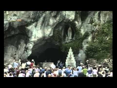 Chapelet à Lourdes