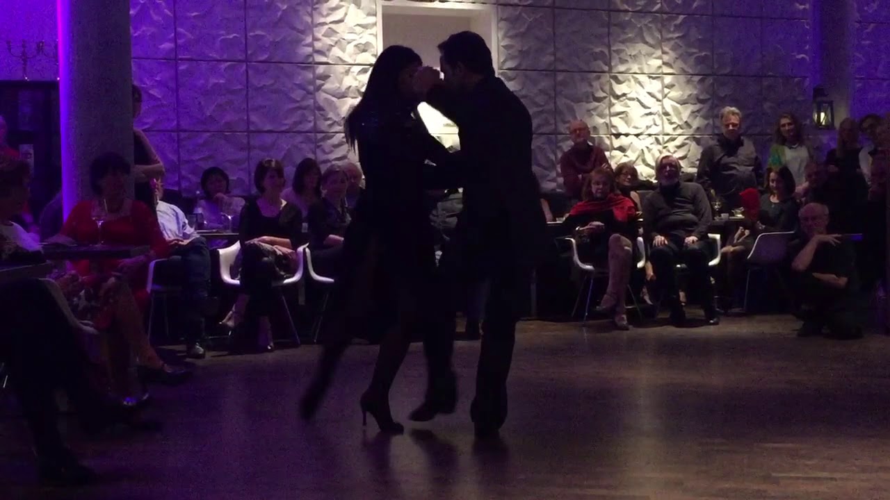 Ezequiel Paludi y Geraldin Rojas bailan un tango „Orgullo Criollo“ de Astor Piazzolla