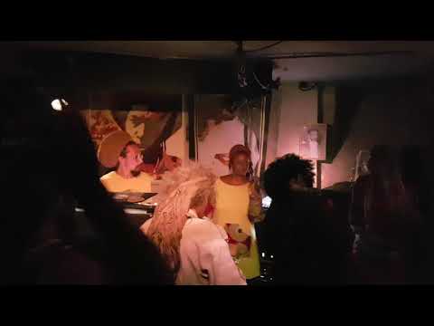 Kibir La Amlak ft. Dawta's of Aya - Corner 25 - Ge