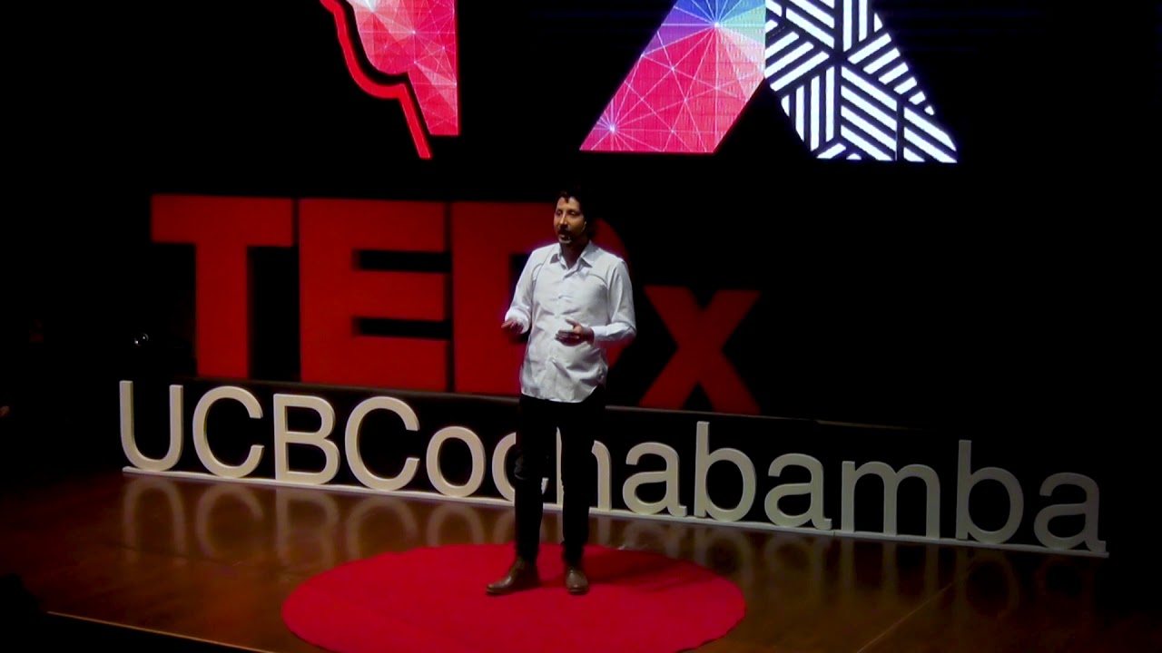 Economía circular: desarrollo y bienestar | Manuel Laredo | TEDxUCBCochabamba